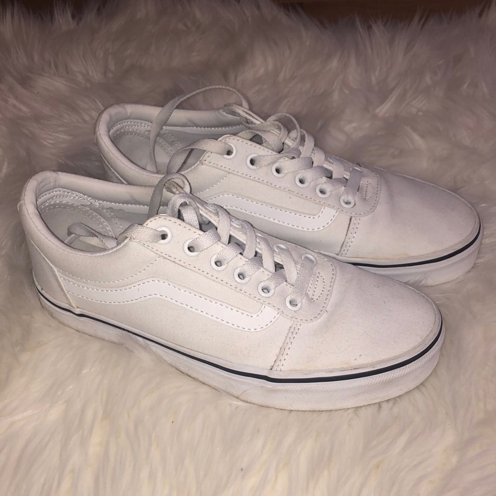 Women’s old school white vans
